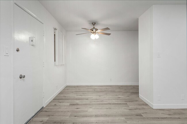 970 Menlo Ave