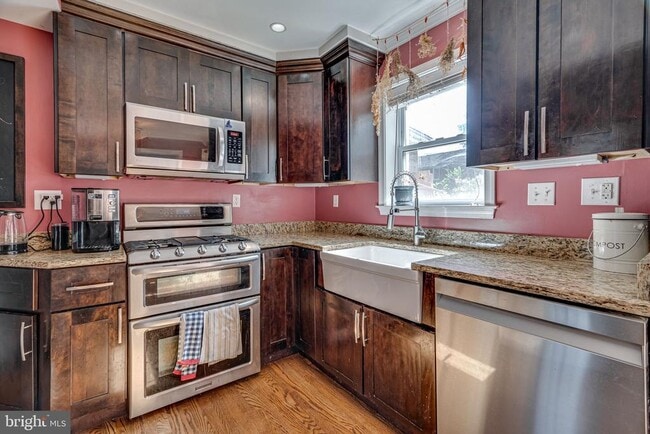 Photo - 2848 Fairhaven Ave