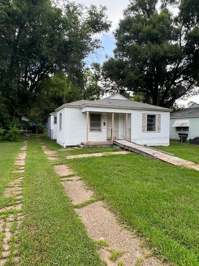 Photo - 2728 Hillcrest Ave