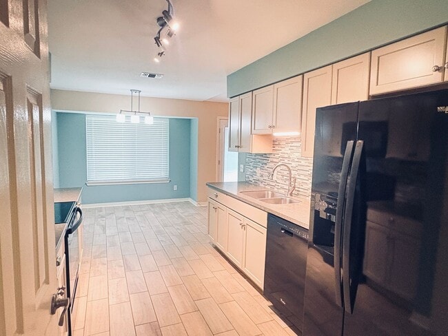Photo - 10621 Creek Ridge Dr