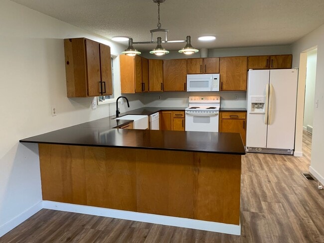 Photo - **Daisey King **