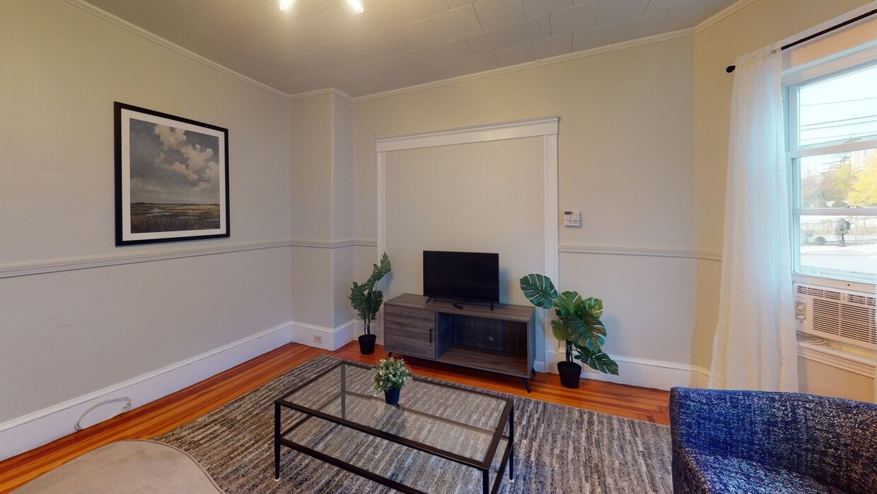 Photo - Private bedroom in 3 bed/1 bath Home