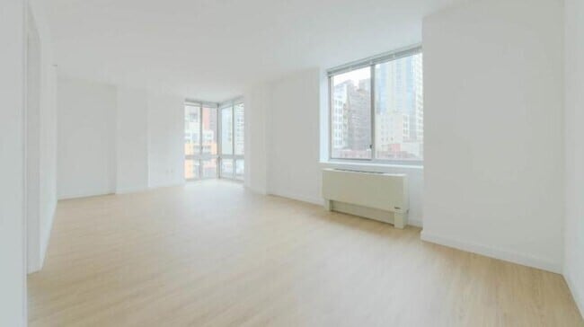 475 9th Ave Unit 7M