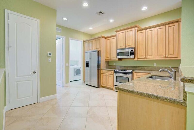 Photo - 5113 Artesa Way W