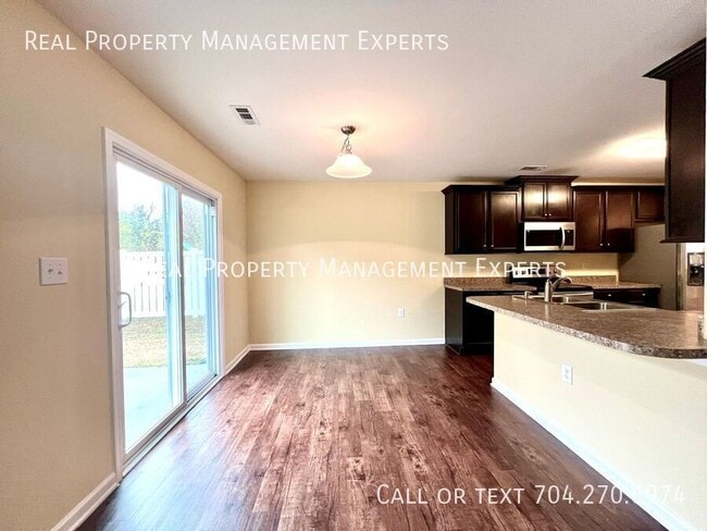 Photo - 1243 Farm Branch Dr SW