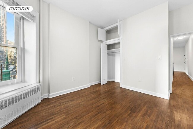 Photo - 77 W 68th St