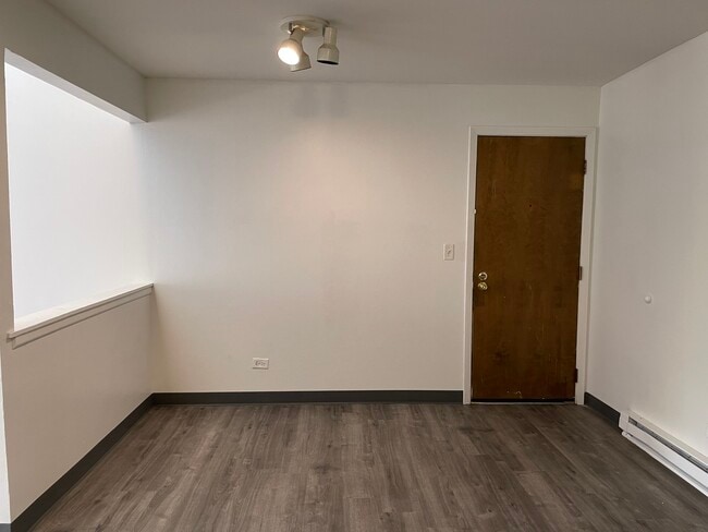 Photo - 1023 Kuhn Rd Unit 4