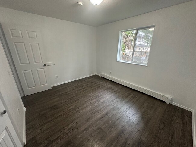 Photo - 3404 Thompson Ave Unidad B