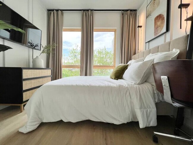 Photo - Furnished room/NOT APARTMENT Unit 3