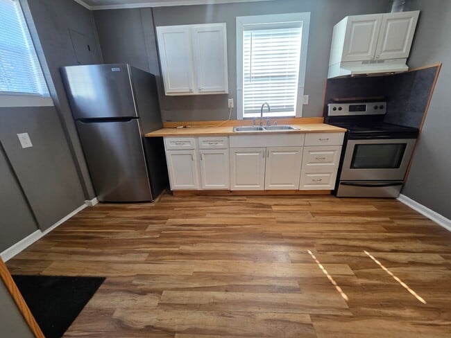 Photo - Renovated 2 bed home in Gadsden, AL!