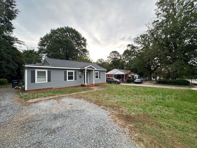 Photo - 2615 Ashley Rd