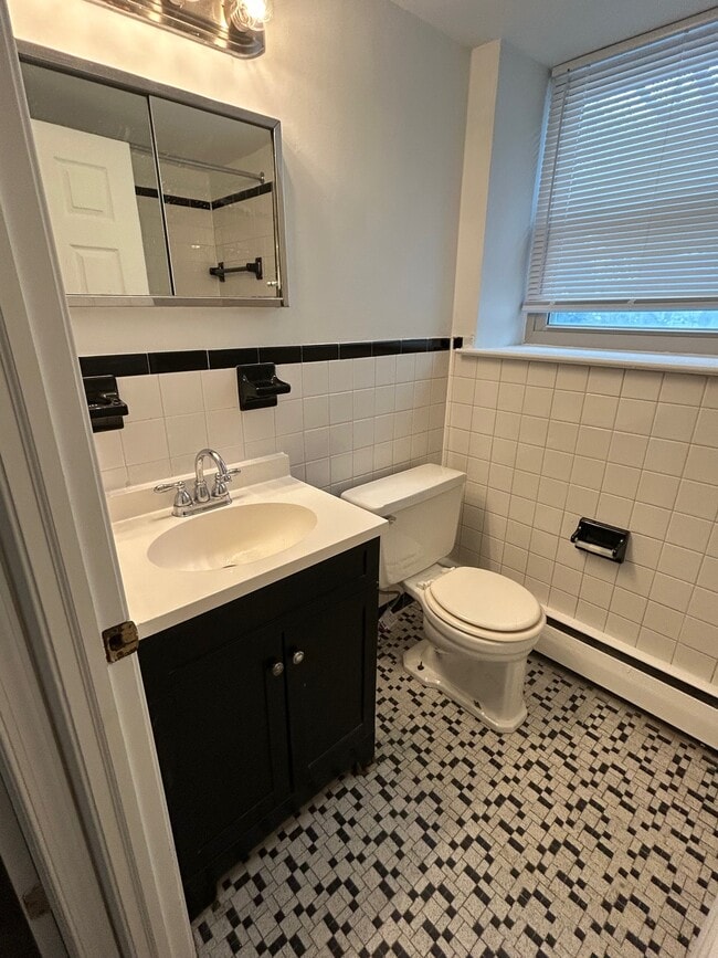 Photo - 1100 Tyson Ave