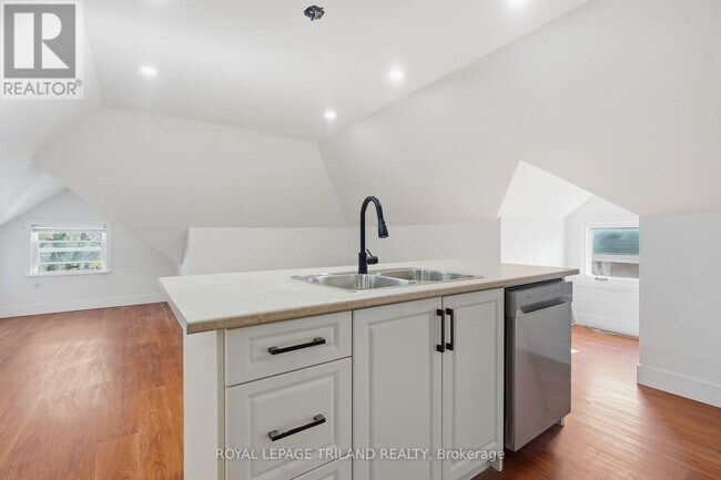 Photo - 22 Mitchell St Unit 1