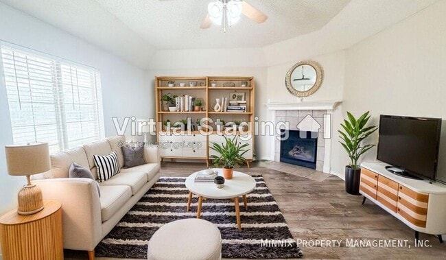 Photo - 3208 111th St Unit B