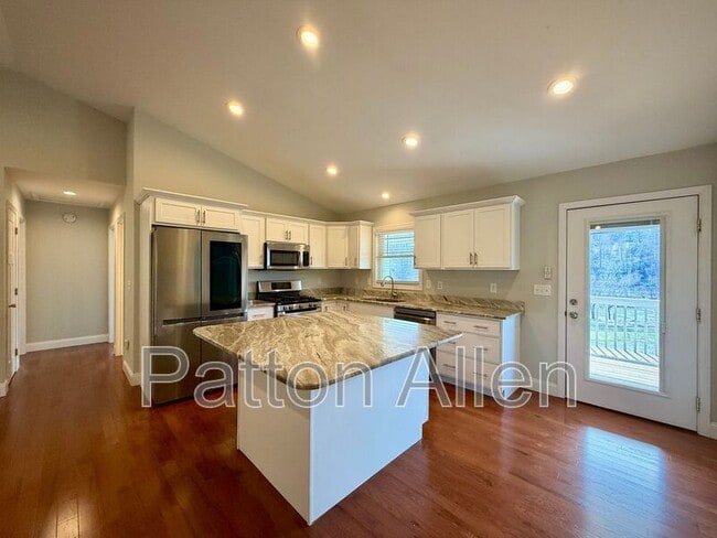 Photo - 207 Riverside View Dr