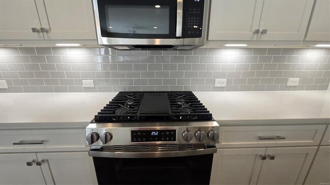 Photo - 4517 Broadwick St