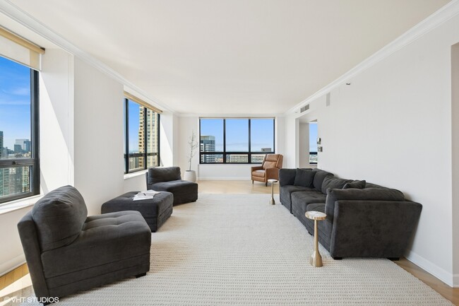 Photo - 180 E Pearson St