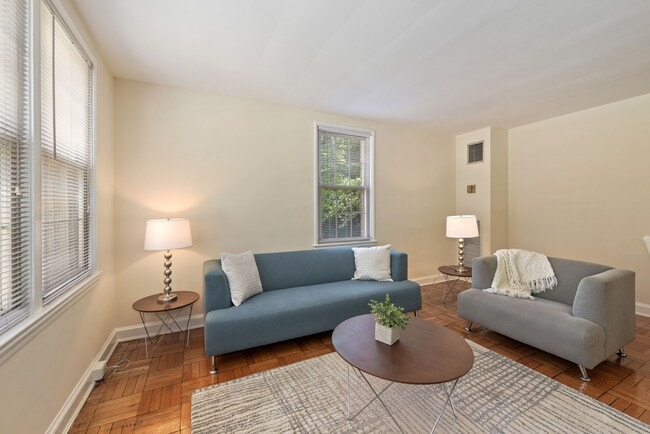 Photo - 2724-40 Porter Street