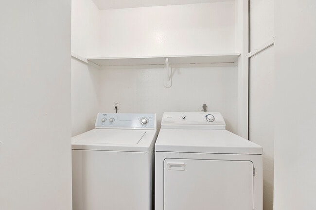 Photo - Cedar Creek Apartments