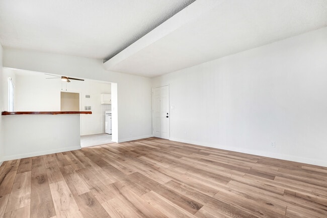 Photo - 12058 Culver Blvd Unidad 12058