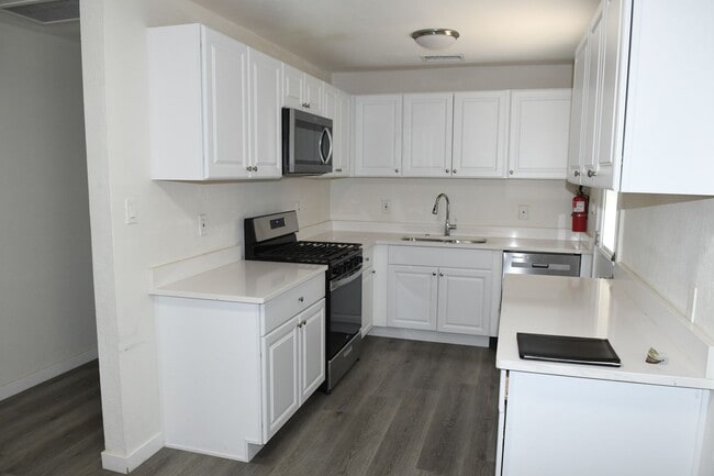 Photo - 1339 E Glenrosa Ave