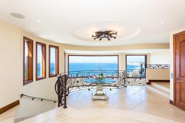 Photo - 1718 Valdes Dr