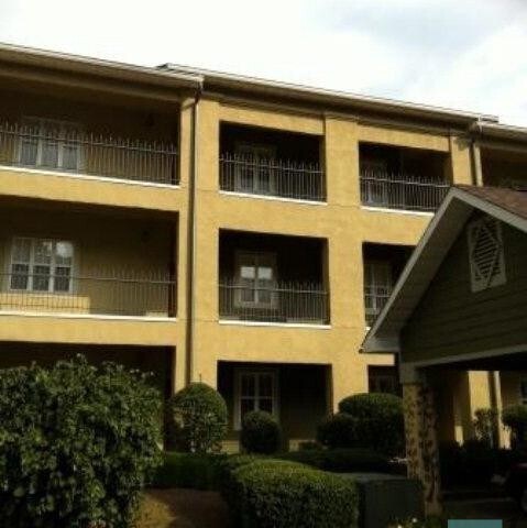 Photo - Immaculate Condo in The Flats of Woodlake! - Available August!