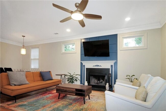 Photo - 2666 W Main St NW