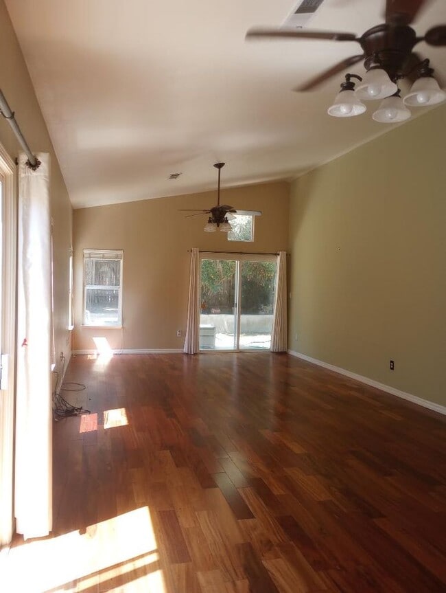 Photo - House - Now accepting applications!