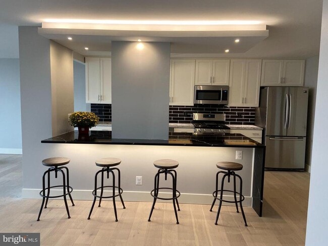 Photo - 5101 River Rd Unidad 1201