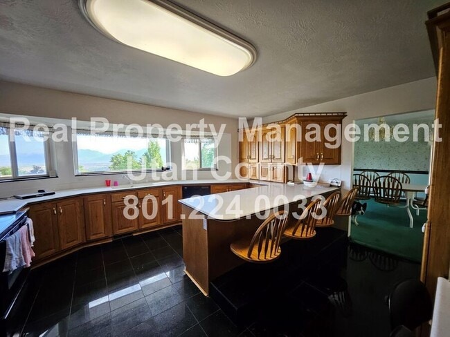 Photo - 675 Park Dr
