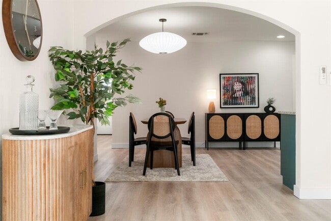 Photo - 5313 Wellington Dr