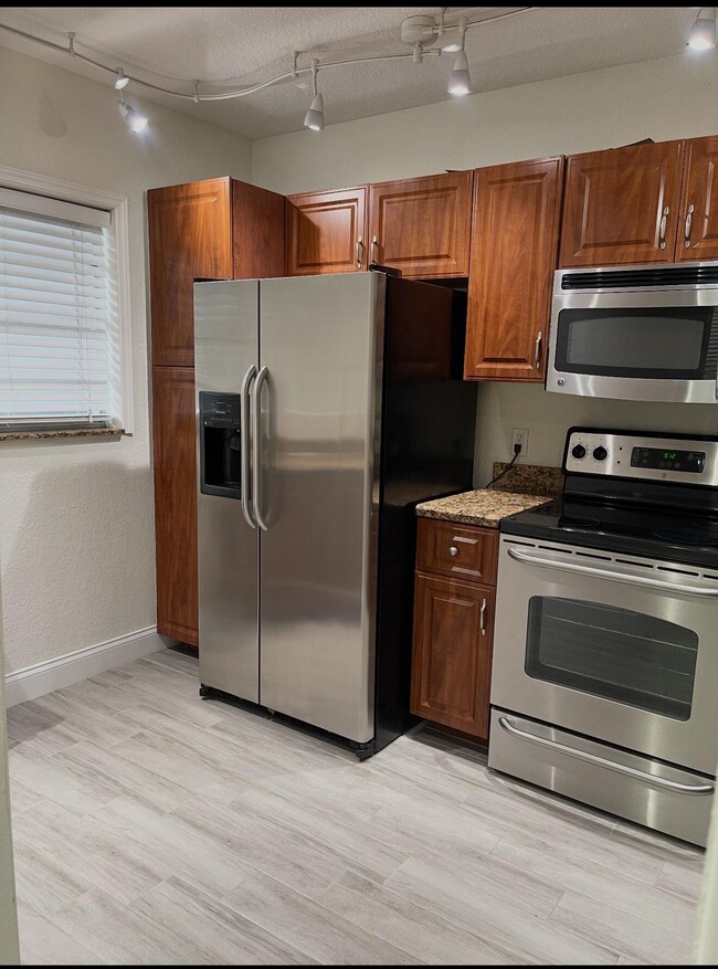 Photo - 2820 SW 22nd Ave Unit 211