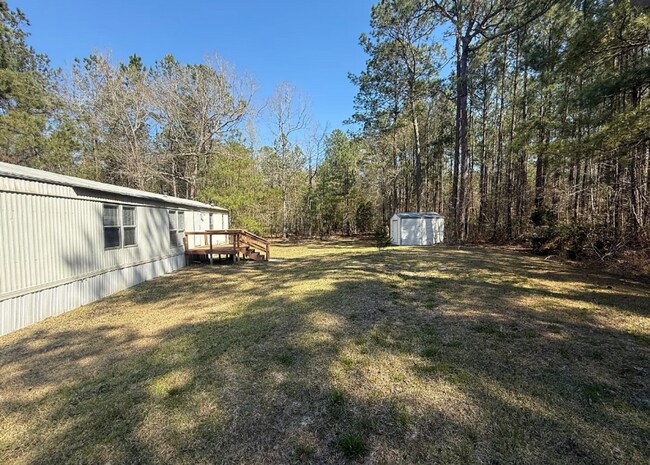 Building Photo - Charming Country Living – 3BR, 2BA Home wi...