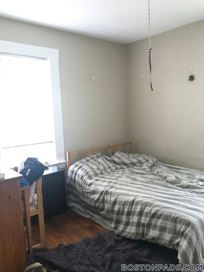 Photo - 357 Windsor St Unidad 2