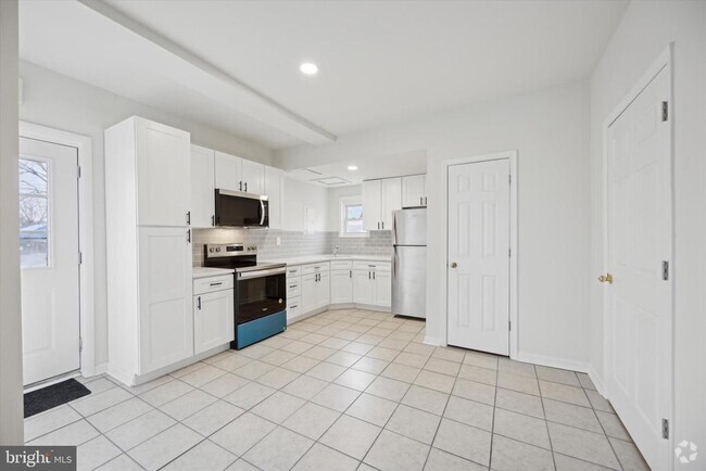 Building Photo - 7410 Bristol Pike Unit 1ST FL Rental