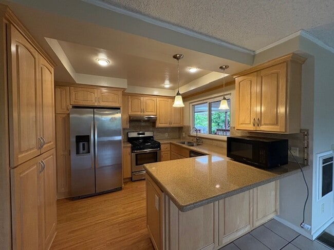 Photo - 650 Serrano Dr