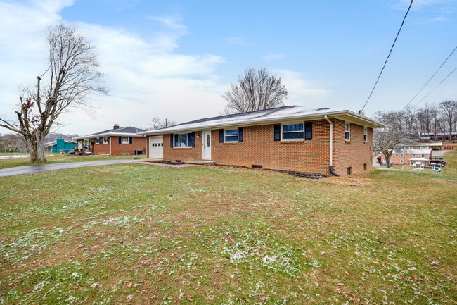 Photo - 336 W Lane St