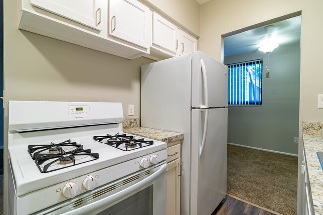 Photo - Valley Plaza Apartments