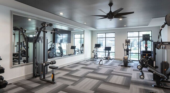 Building Photo - 1505 Oliver St Unit 332