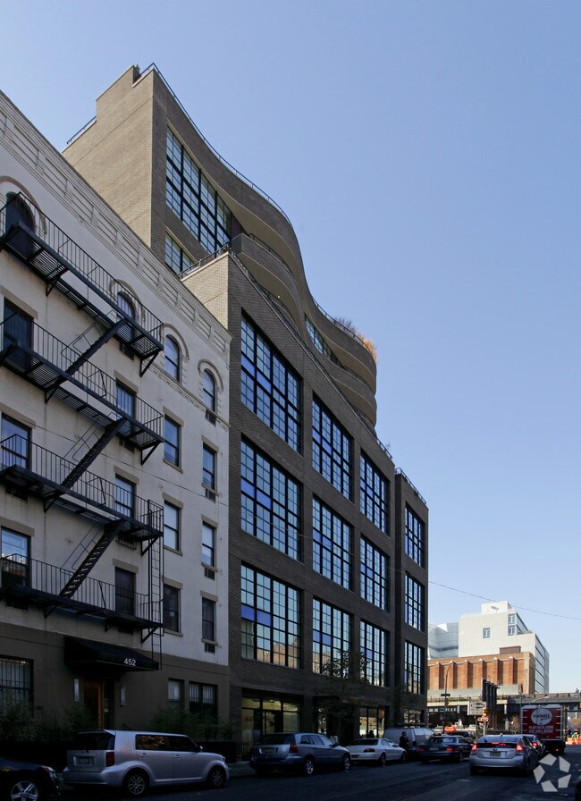 Photo - 456 W 19th St