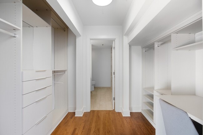 Photo - 525 W Superior St Unit #  0431