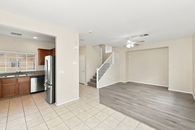 921 Sunny Acres Ave
