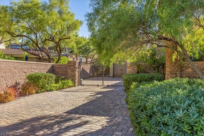 Photo - 514 Mandalay Ct