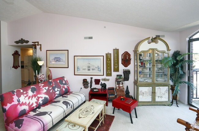 Living Room with Vaulted Ceilings - Gardens of Canal Court