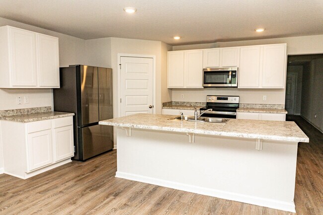 Photo - 202 Laurel Hl St