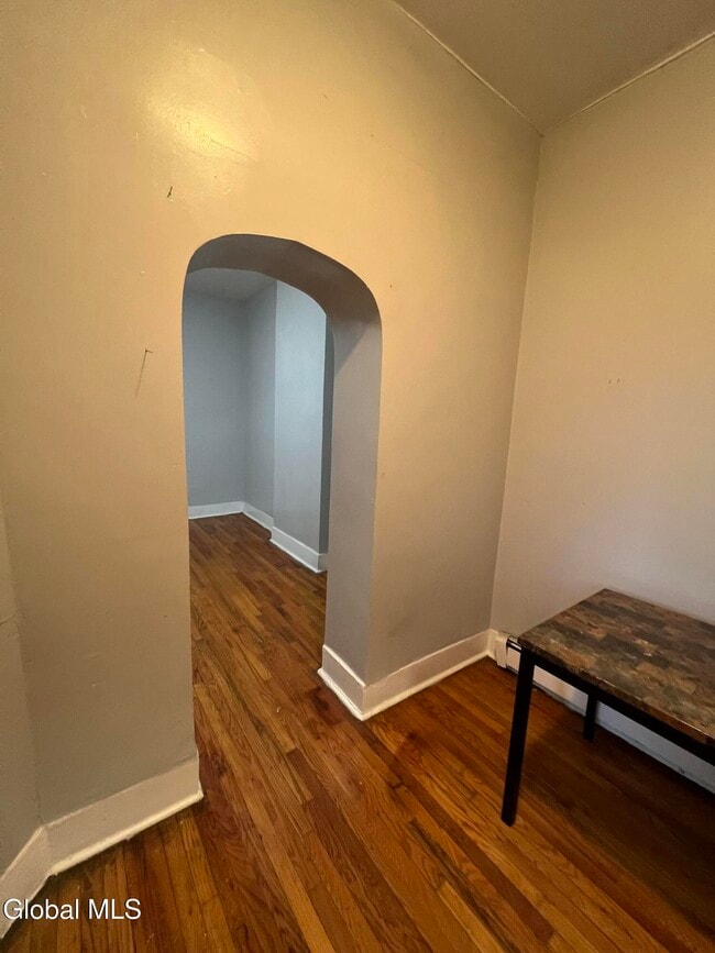 Photo - 132 Central Ave Apartamento Unidad 2R