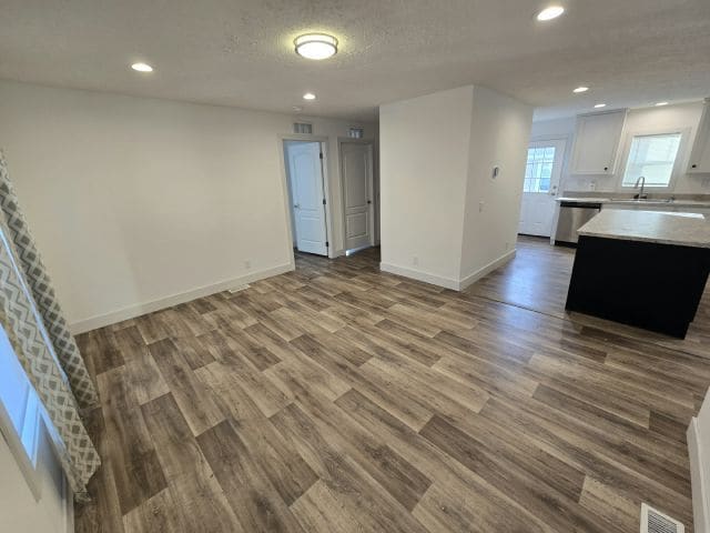 Photo - 142 Terri Ln