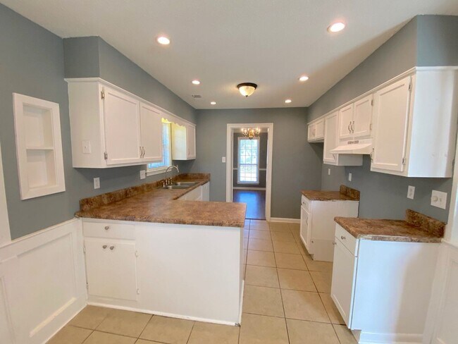 Photo - 8115 Kerry Dr