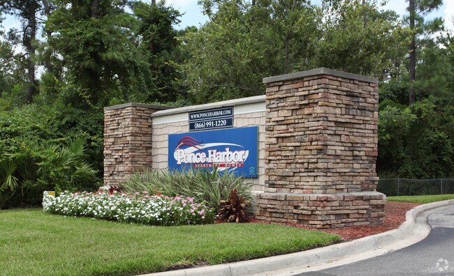 Photo - Ponce Harbor